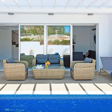Catalina Villa Ayía Nápa